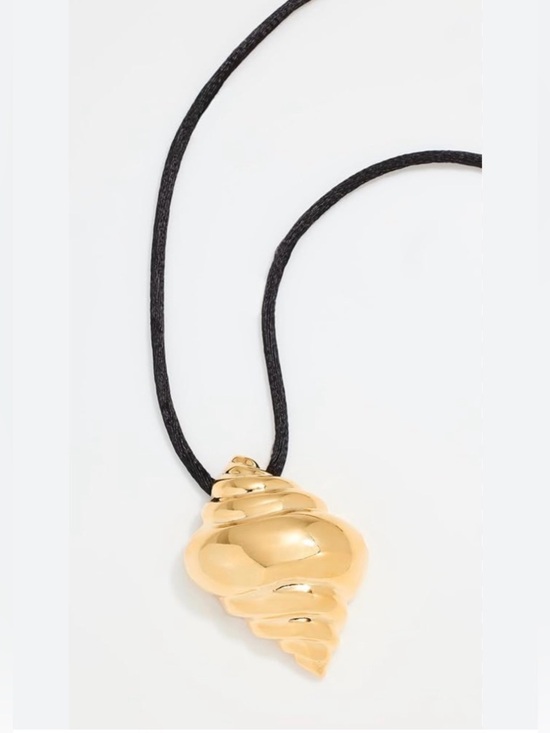 ❗️BUY NOW❗️WILL BE REMOVED SOON❗️Kenneth Jay Lane Shell Pendant Necklace - Picture 5 of 5